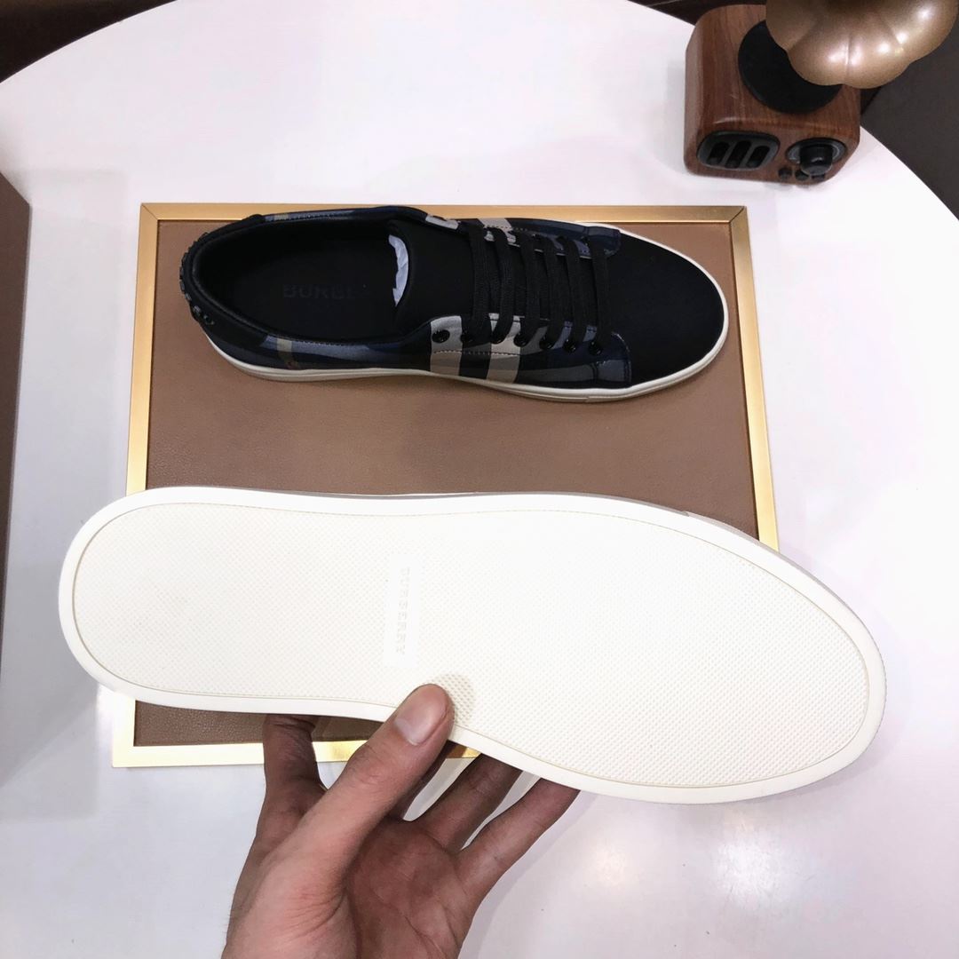 Burberry Low Shoes